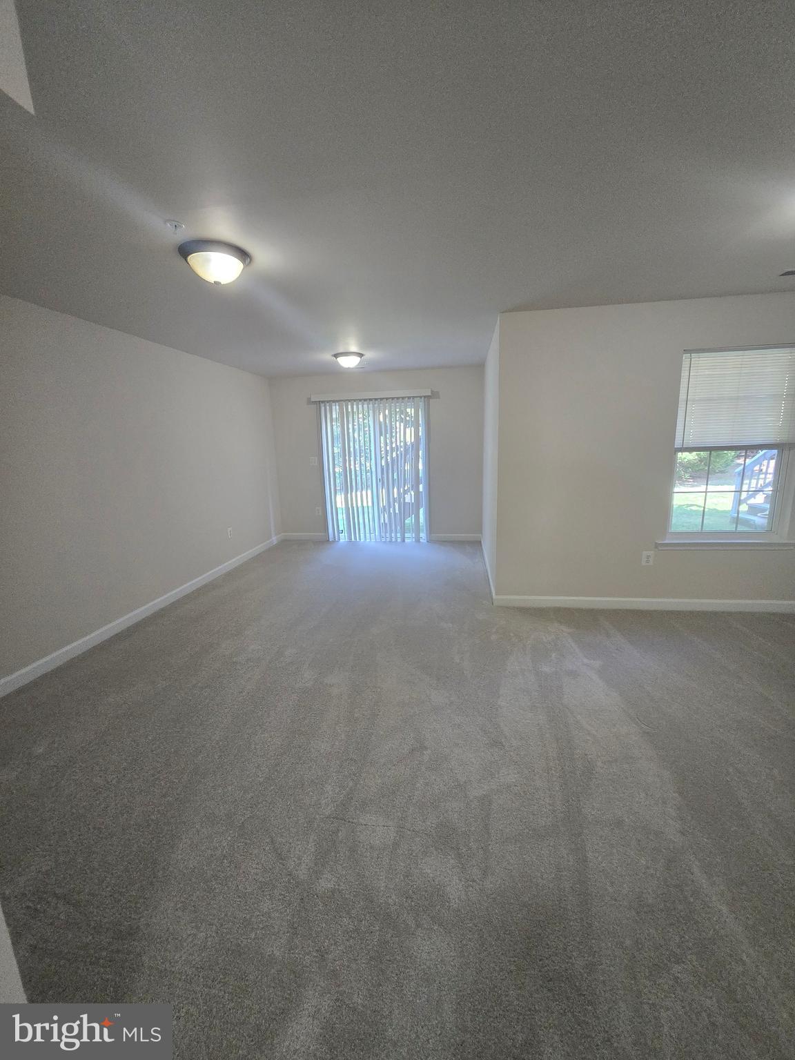 VILLAS ON WATERS EDGE - Residential