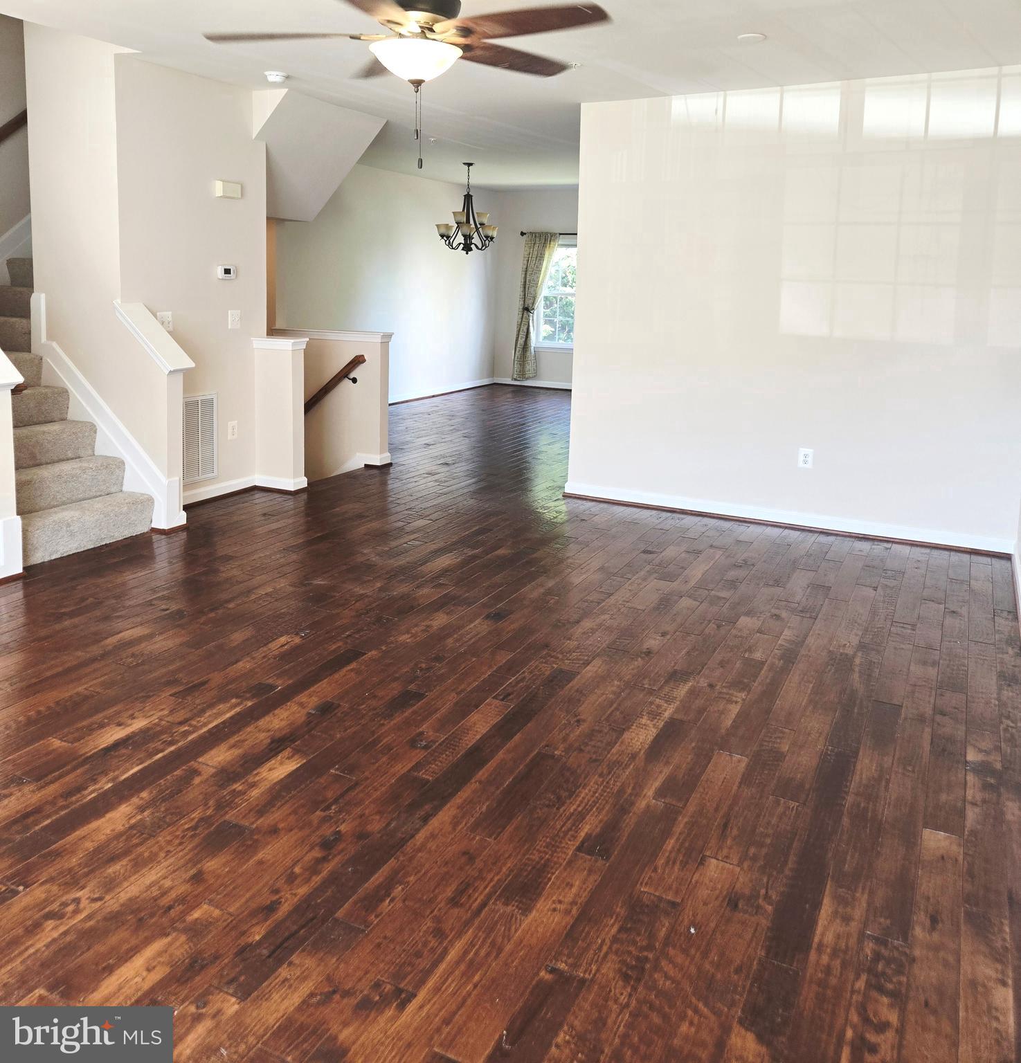 VILLAS ON WATERS EDGE - Residential