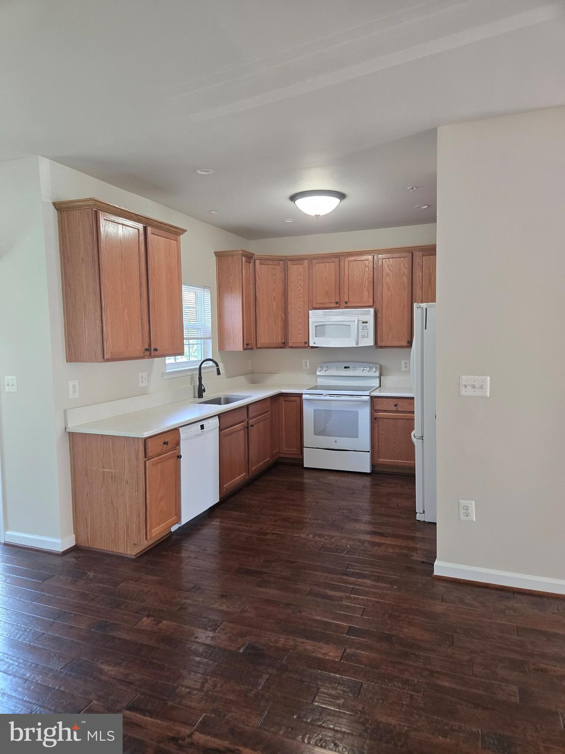 VILLAS ON WATERS EDGE - Residential