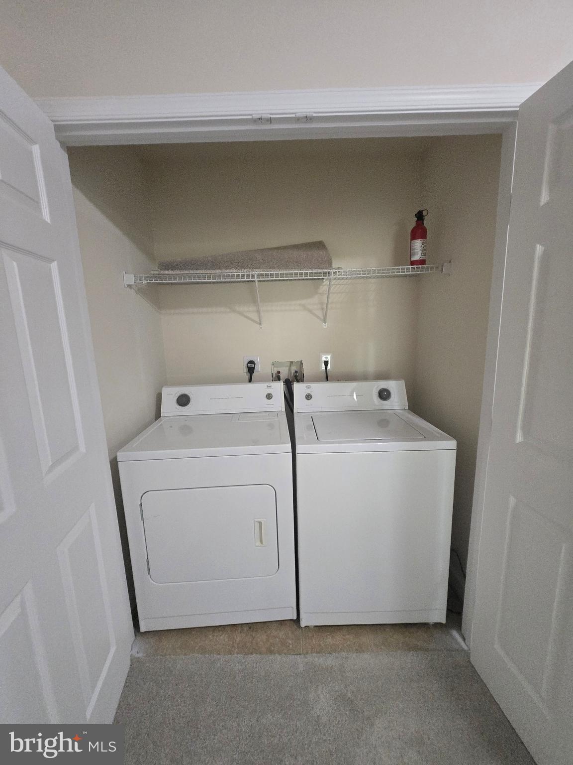 VILLAS ON WATERS EDGE - Residential