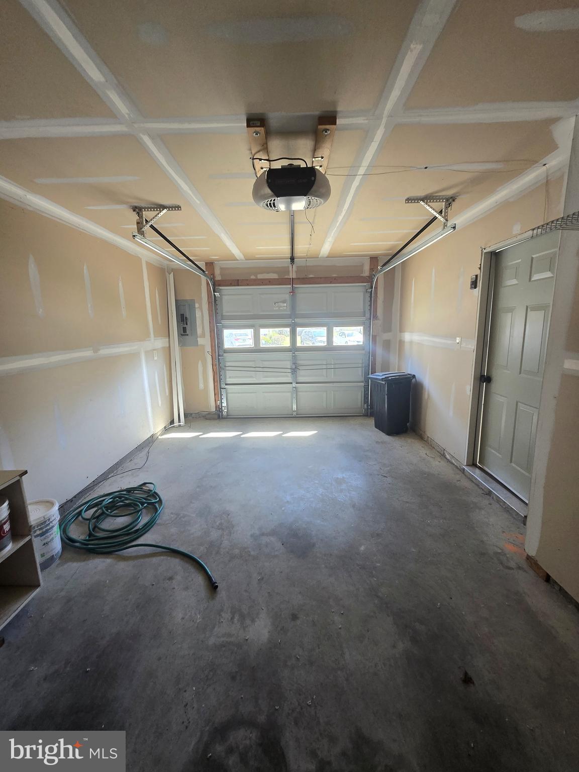 VILLAS ON WATERS EDGE - Residential