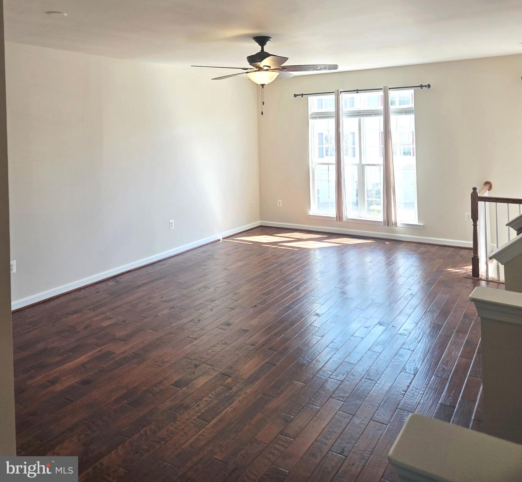 VILLAS ON WATERS EDGE - Residential