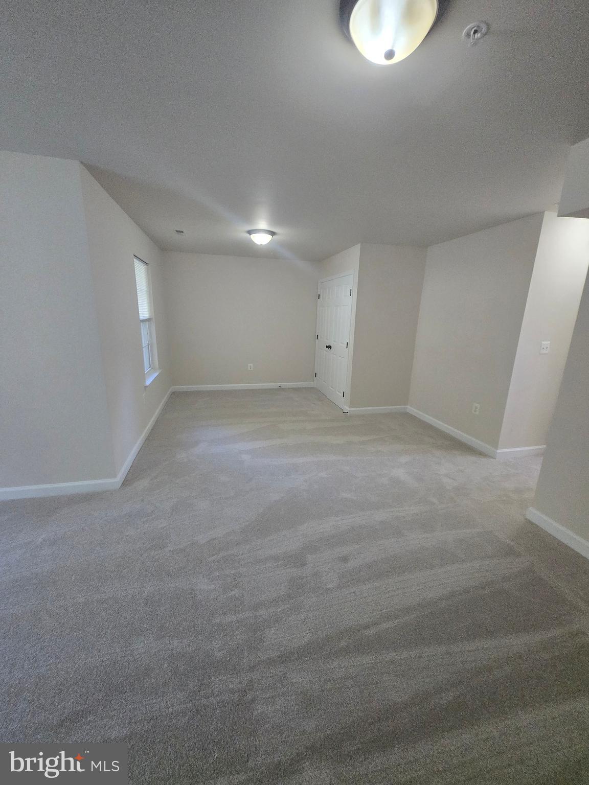 VILLAS ON WATERS EDGE - Residential