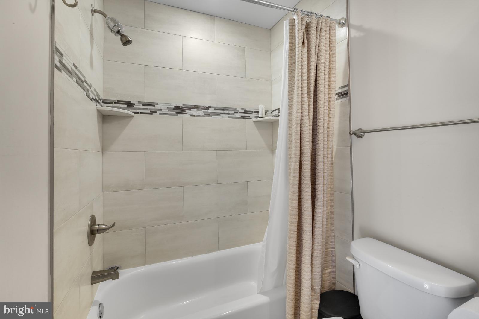 FISHTOWN - Residential Lease