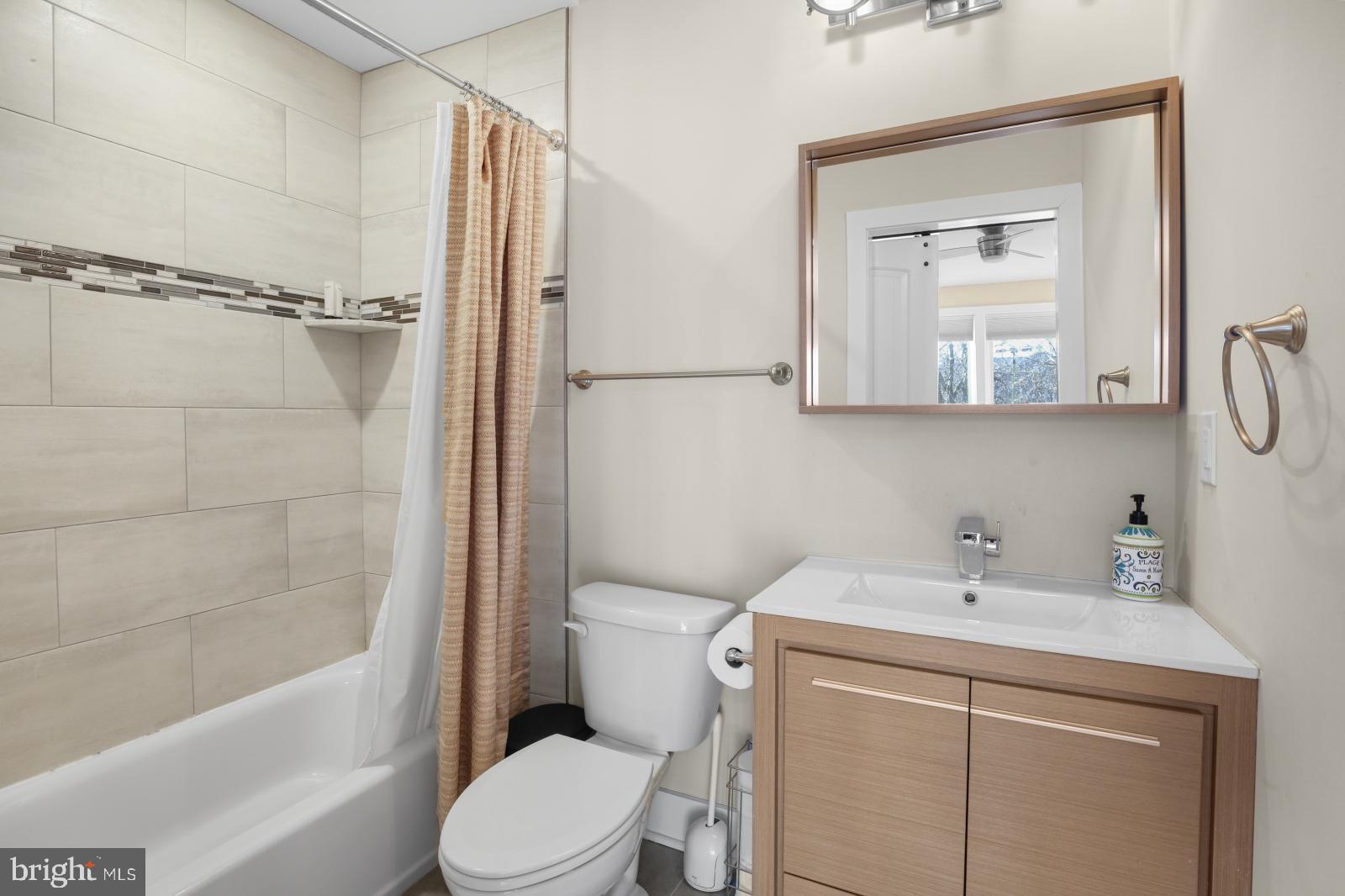 FISHTOWN - Residential Lease