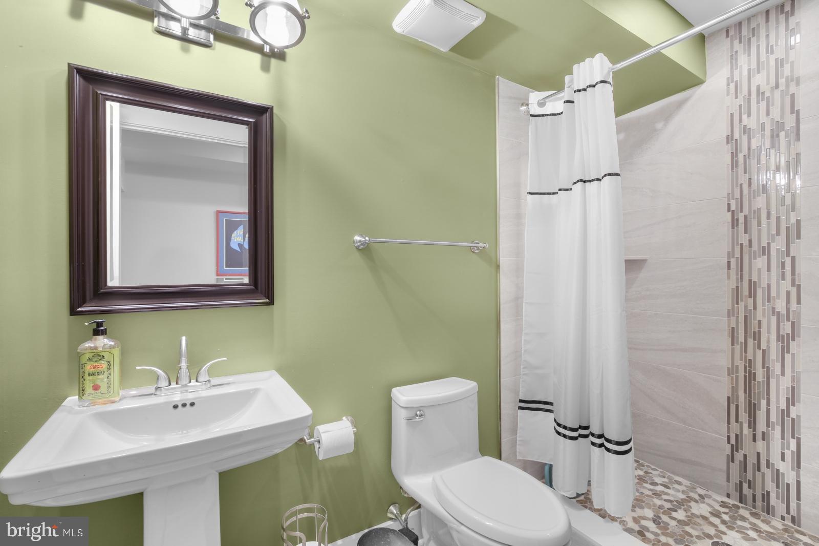 FISHTOWN - Residential Lease