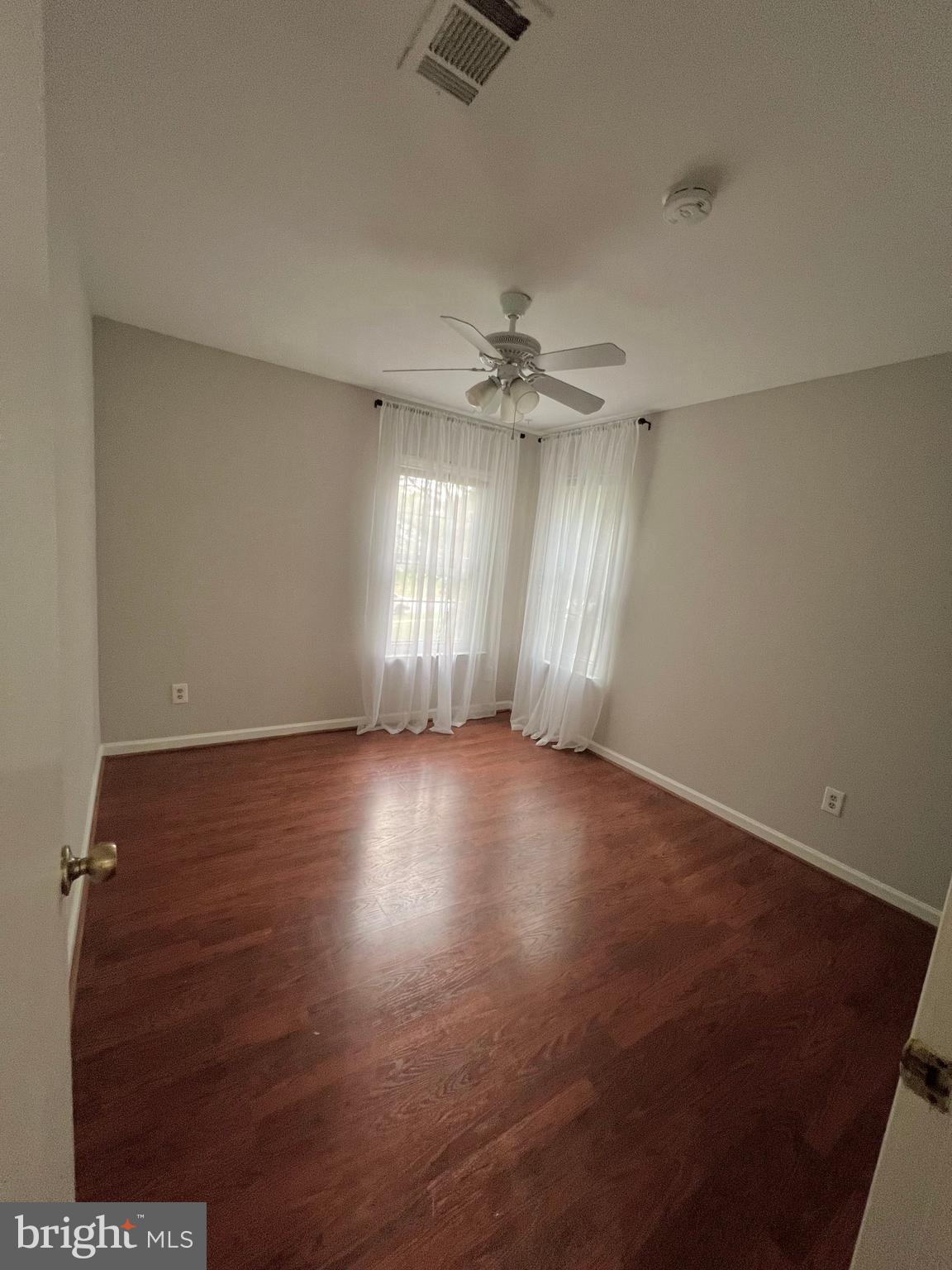 WILLOW COVE MANORS - Residential Lease