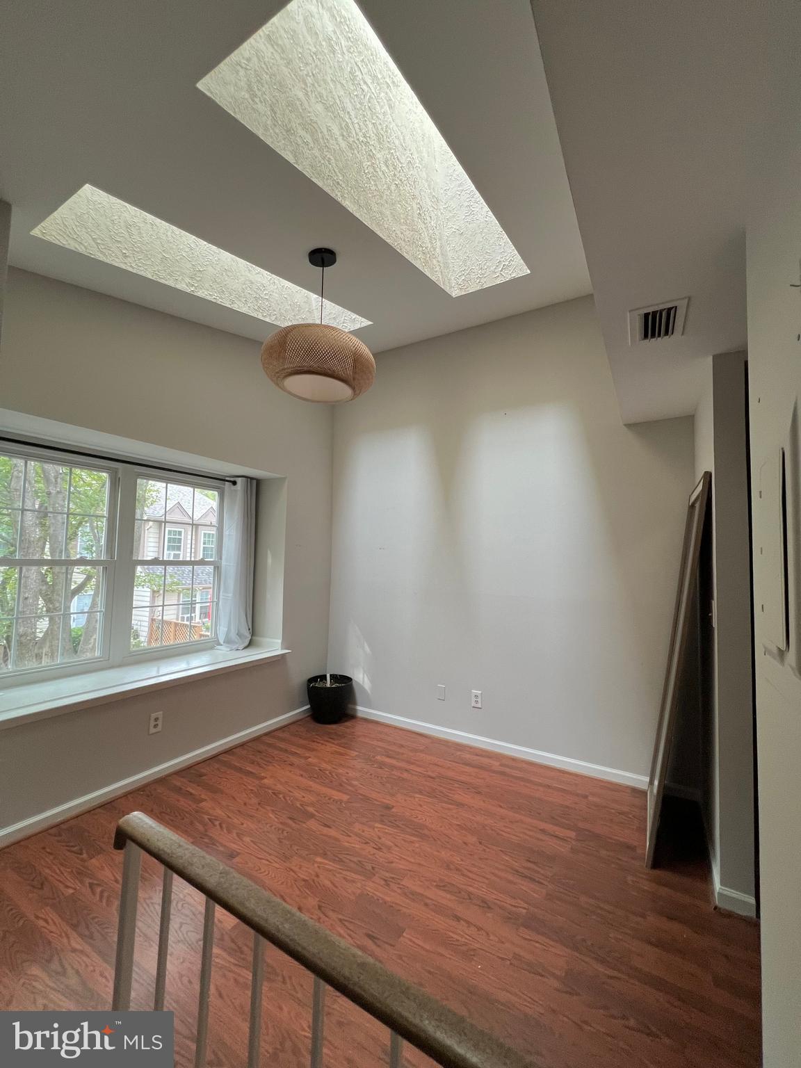 WILLOW COVE MANORS - Residential Lease