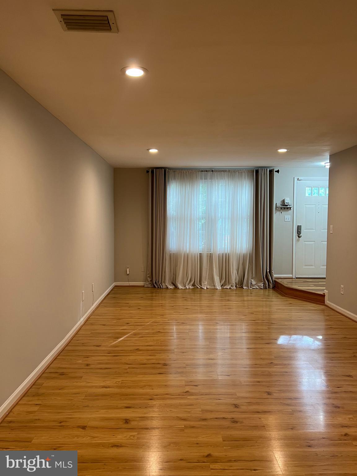 WILLOW COVE MANORS - Residential Lease