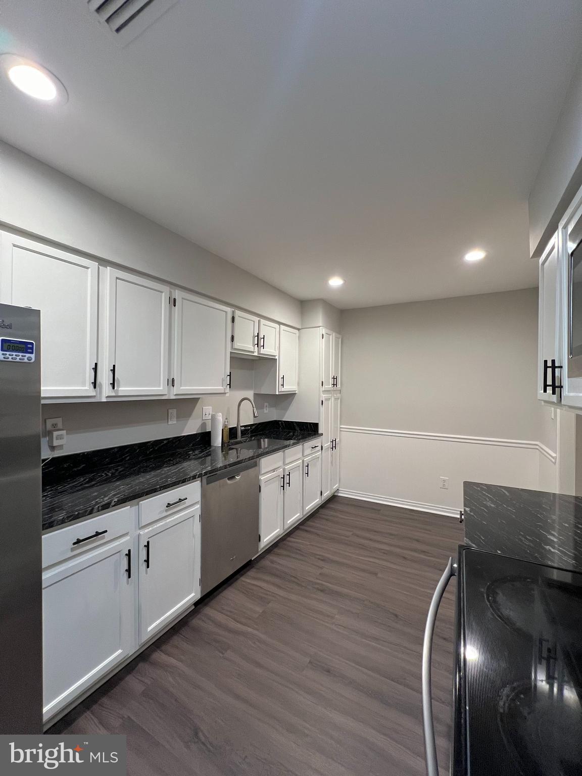 WILLOW COVE MANORS - Residential Lease