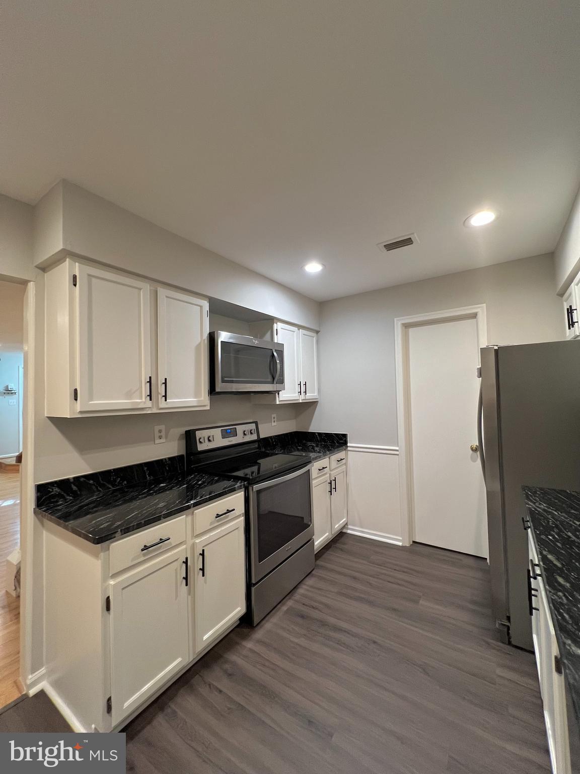 WILLOW COVE MANORS - Residential Lease