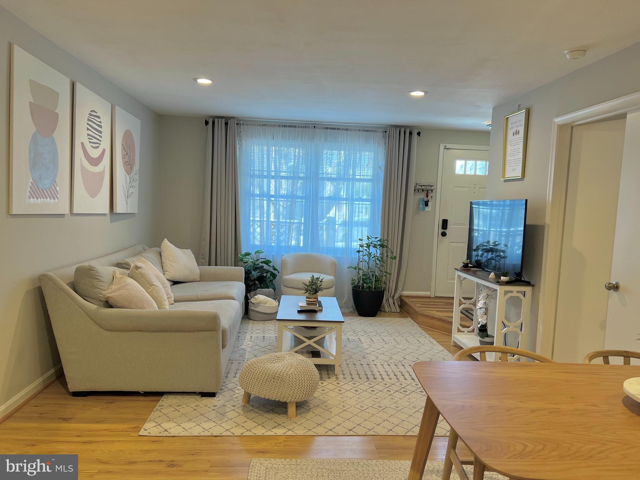 WILLOW COVE MANORS - Residential Lease