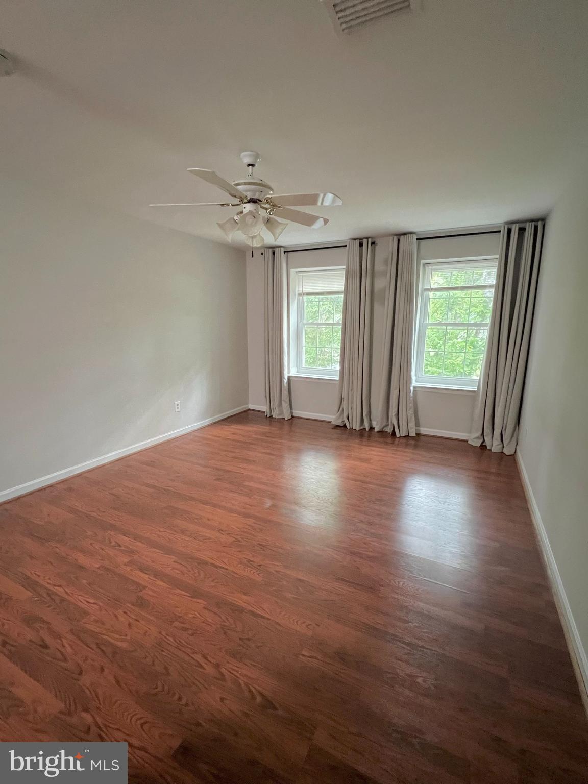 WILLOW COVE MANORS - Residential Lease