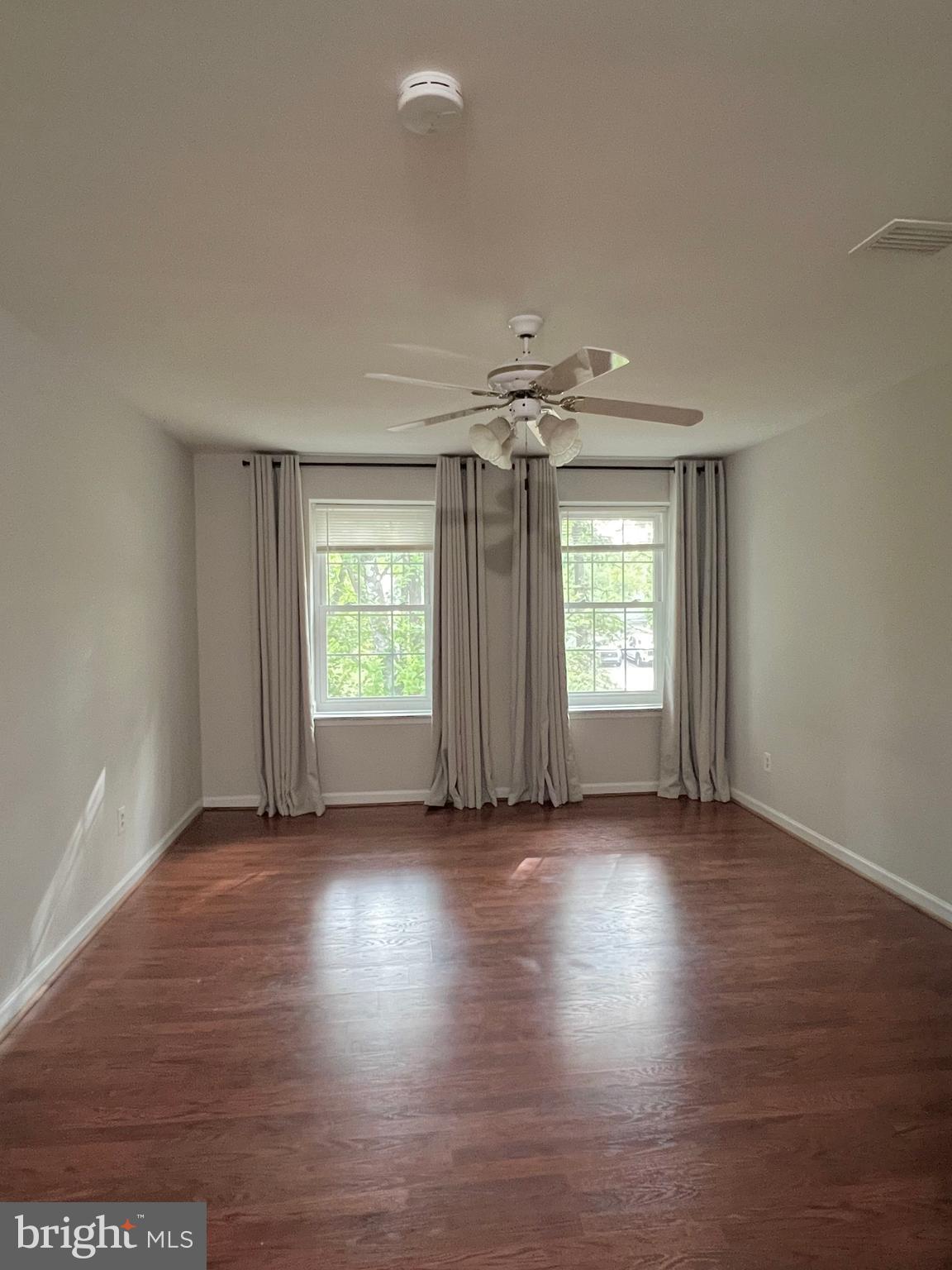 WILLOW COVE MANORS - Residential Lease