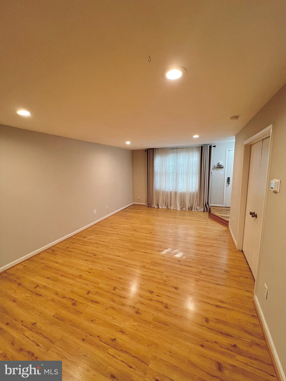 WILLOW COVE MANORS - Residential Lease