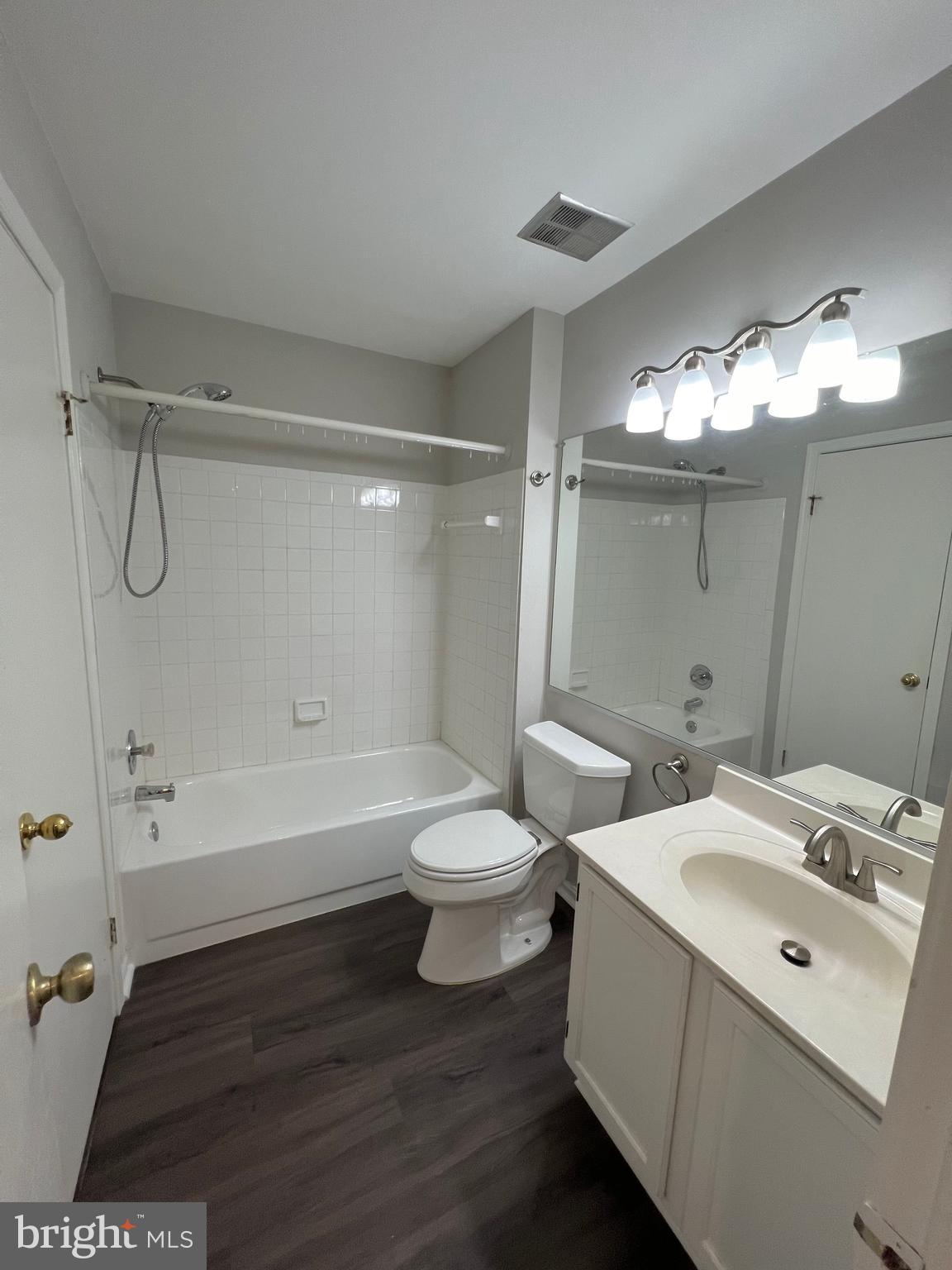 WILLOW COVE MANORS - Residential Lease