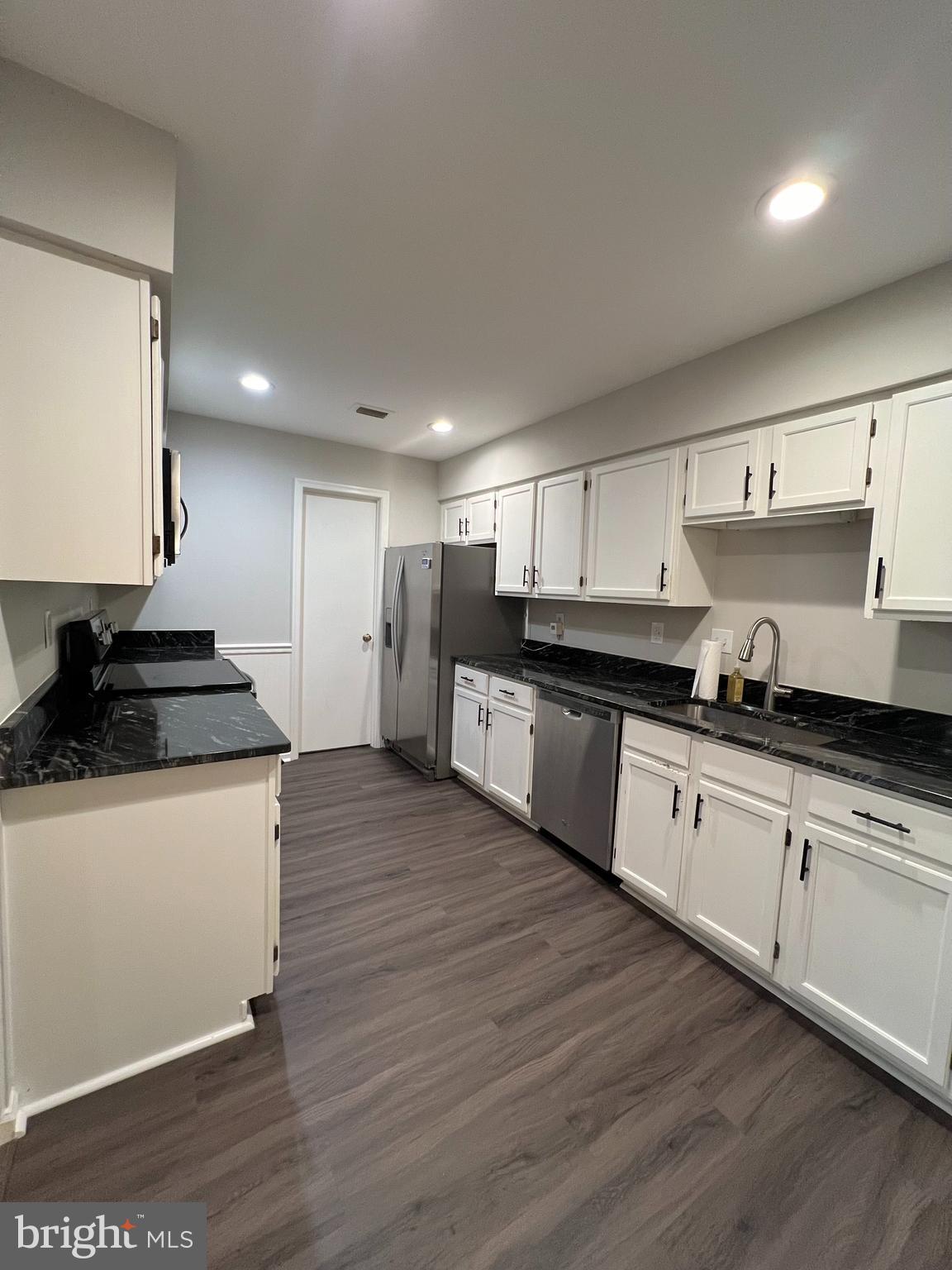 WILLOW COVE MANORS - Residential Lease