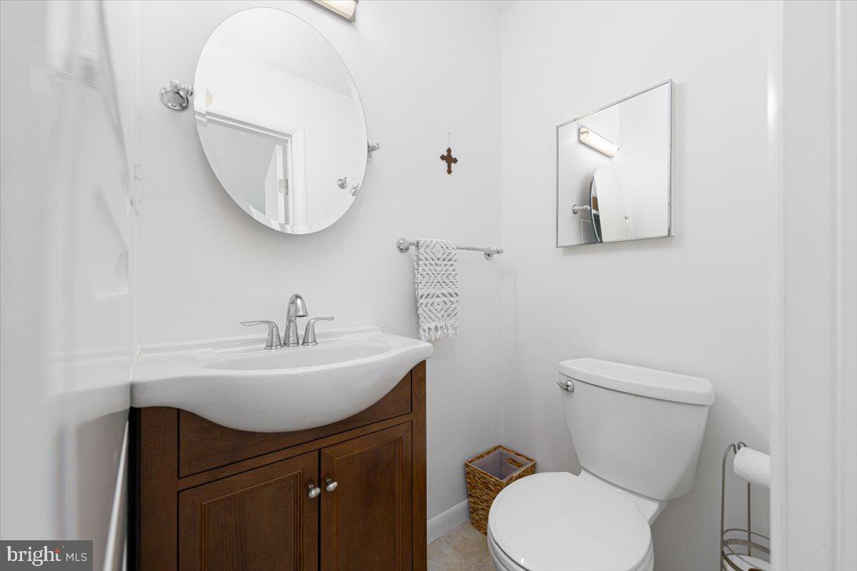 CRESTWOOD MANOR - Residential Lease