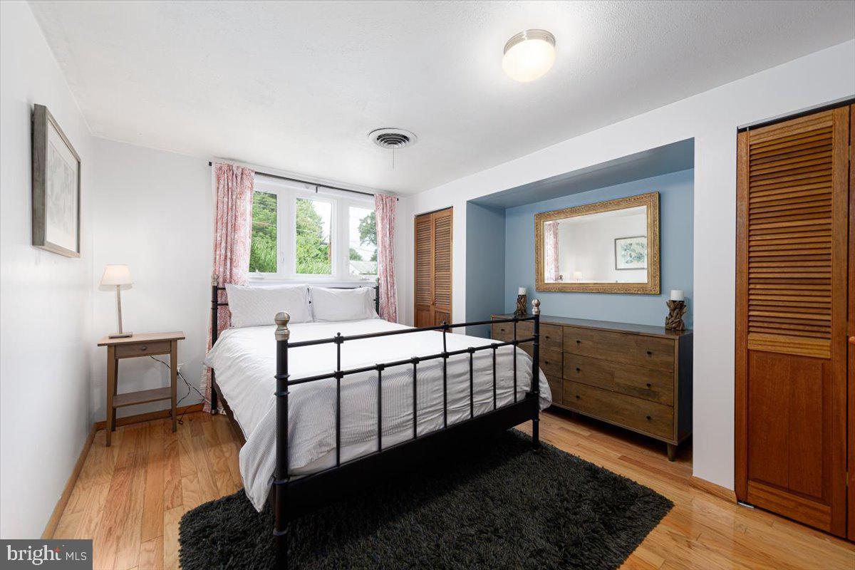 CRESTWOOD MANOR - Residential Lease