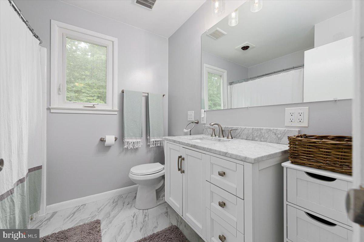 CRESTWOOD MANOR - Residential Lease