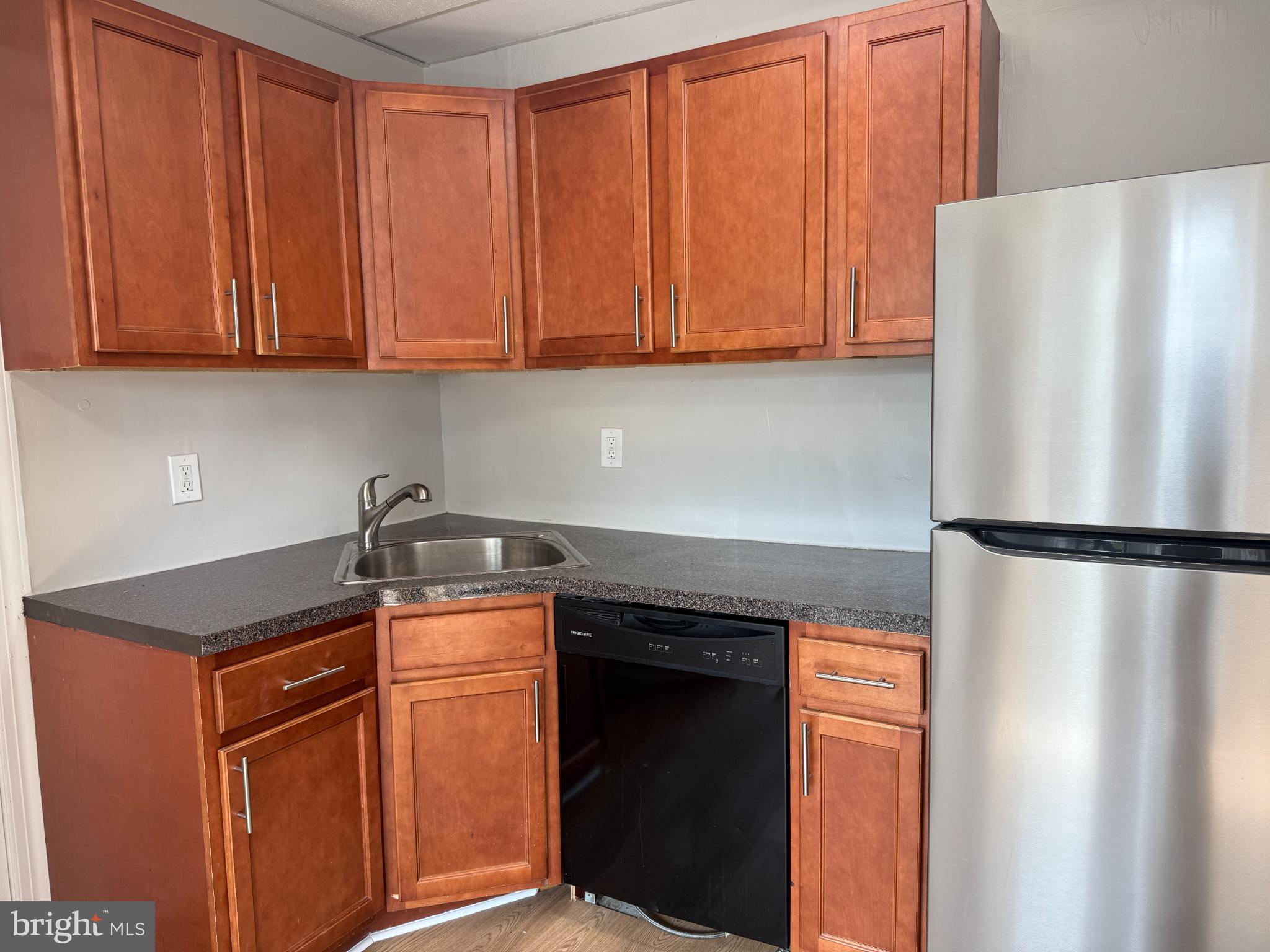 GLENSIDE - Residential Lease