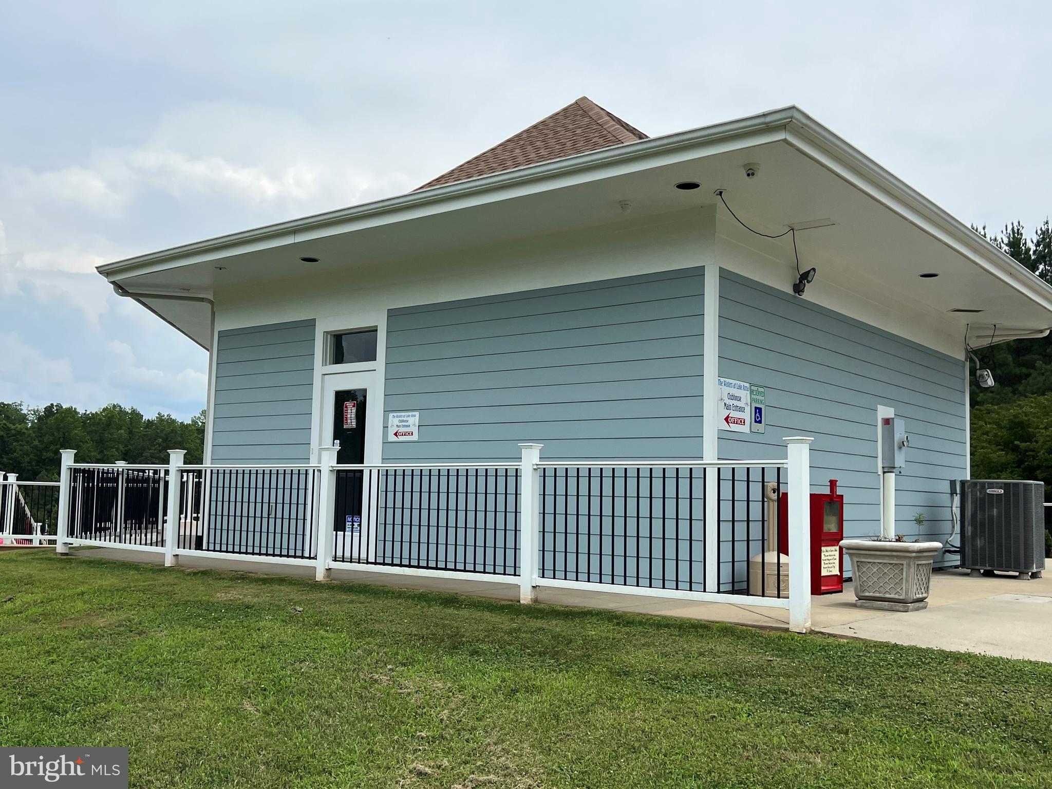 THE WATERS AT LAKE ANNA - Land