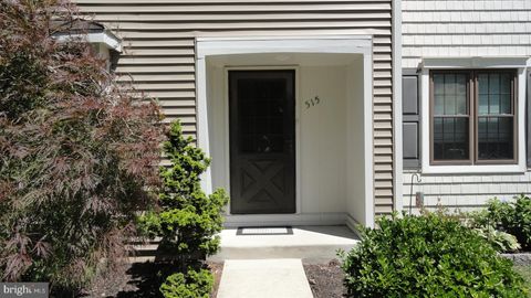 Townhouse For Sale - 515 Kings Croft<br/> CHERRY HILL, NJ 08034
