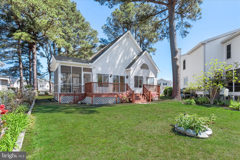 Tiny photo for 2 Waters Edge Court, OCEAN PINES, MD 21811 (MLS # MDWO2036462)