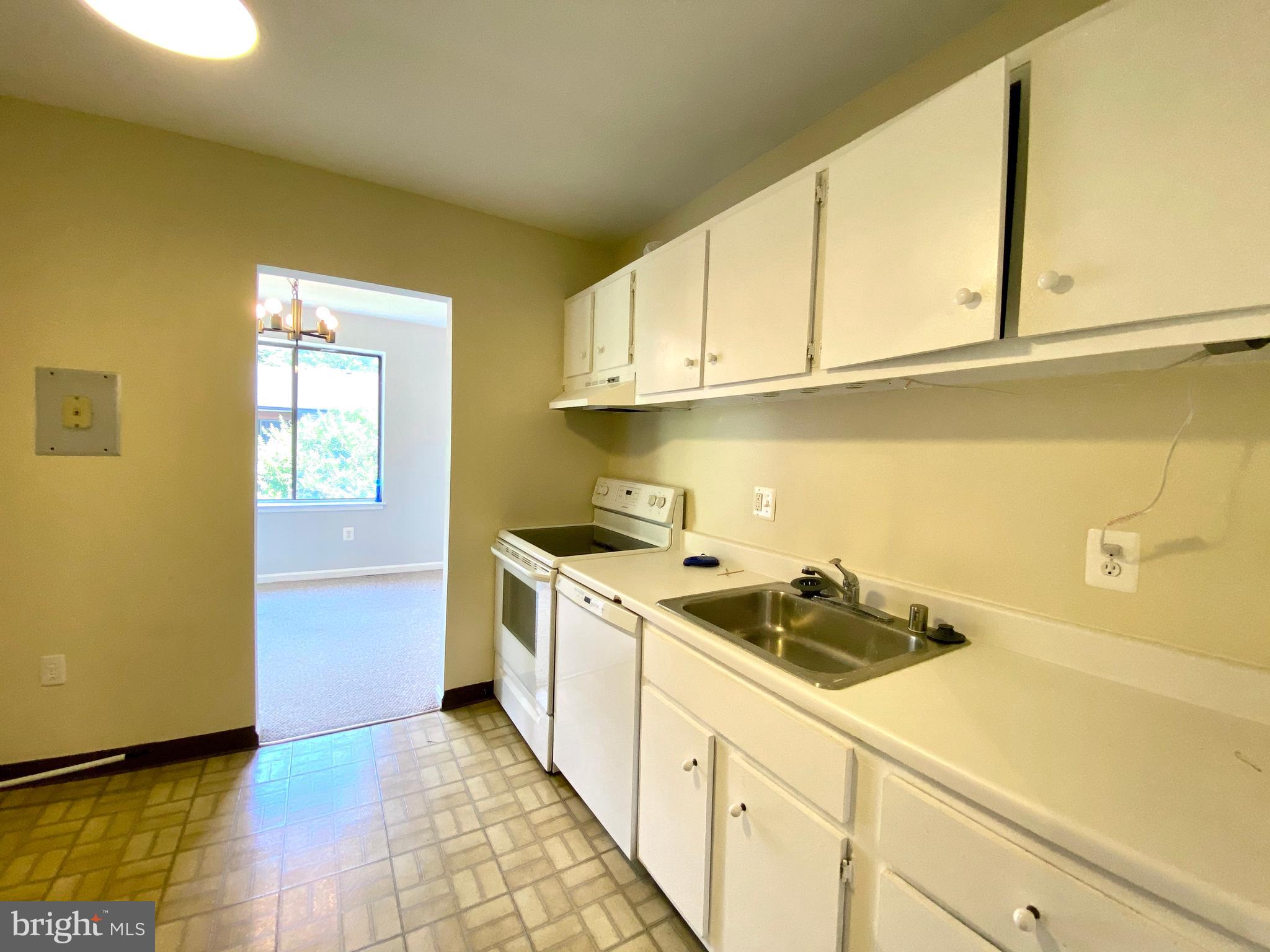 HAWTHORNE VILLAGE - Residential