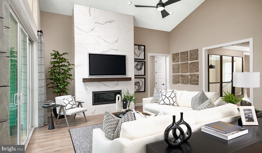 ABRAMS POINTE - Residential