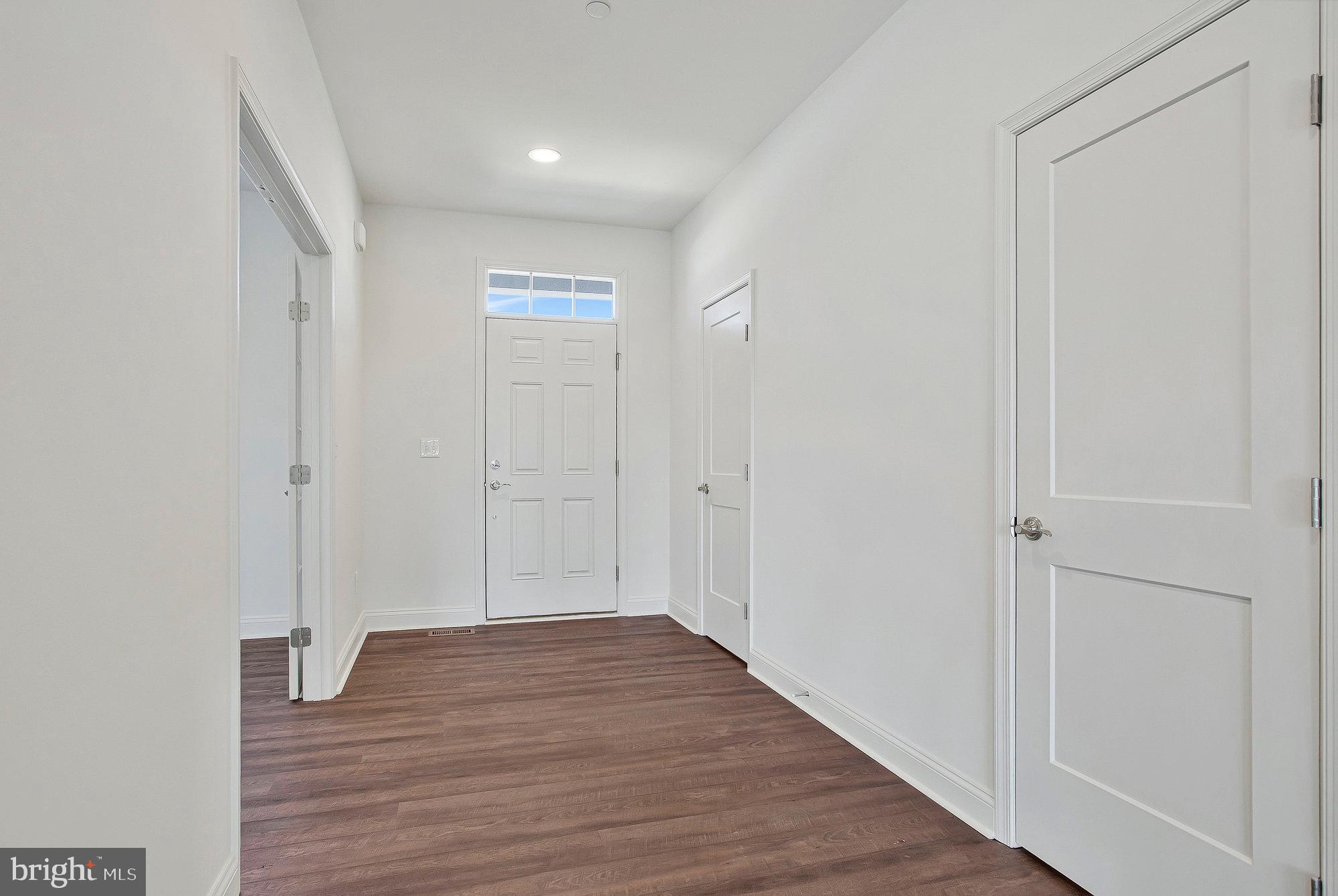 QUEEN ANNE COLONY - Residential