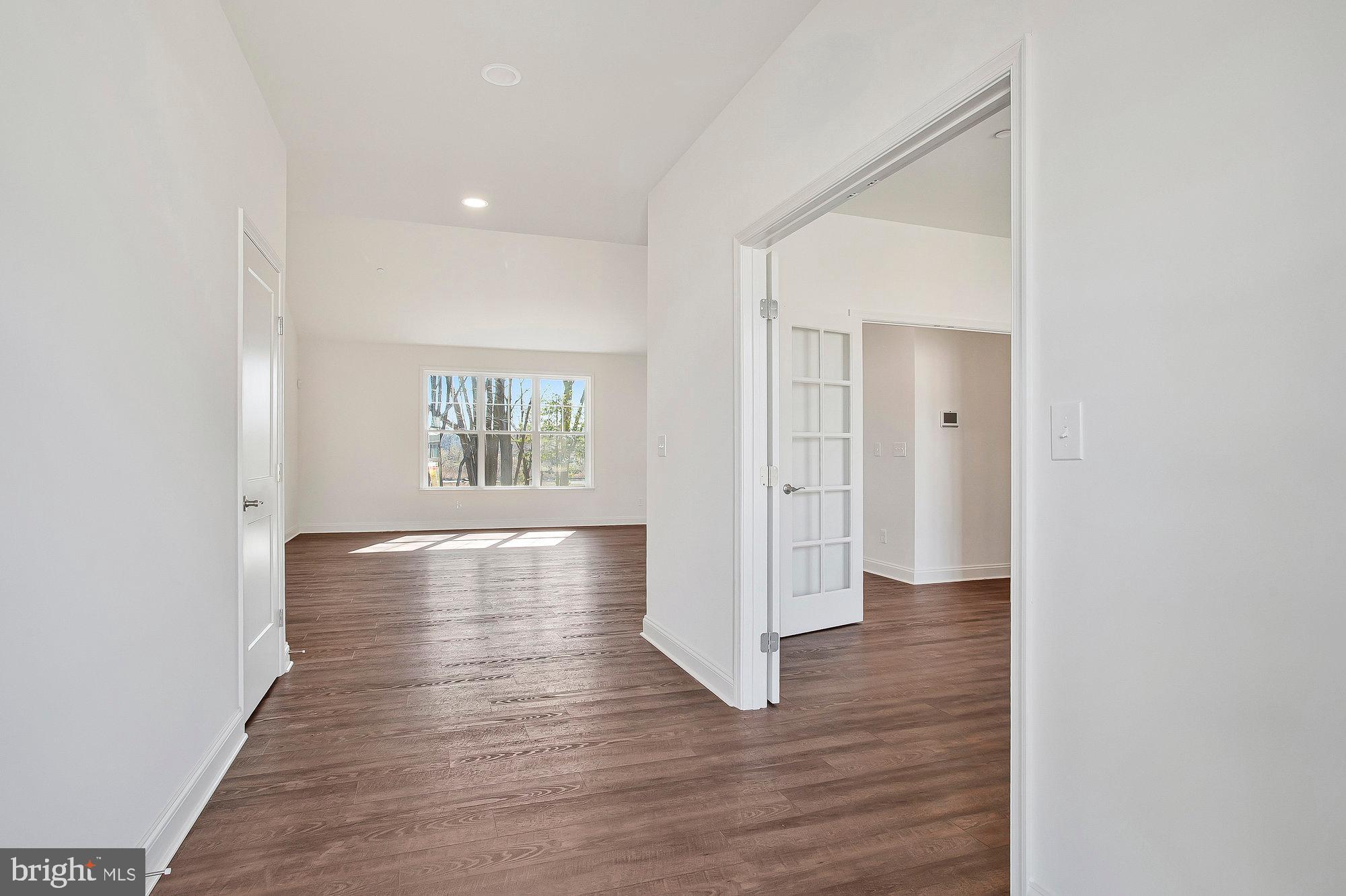 QUEEN ANNE COLONY - Residential