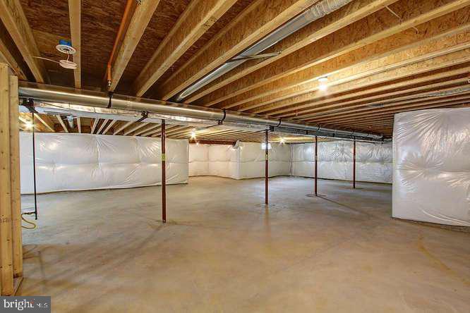 QUEEN ANNE COLONY - Residential