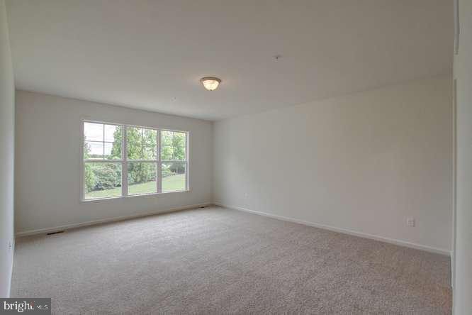 QUEEN ANNE COLONY - Residential