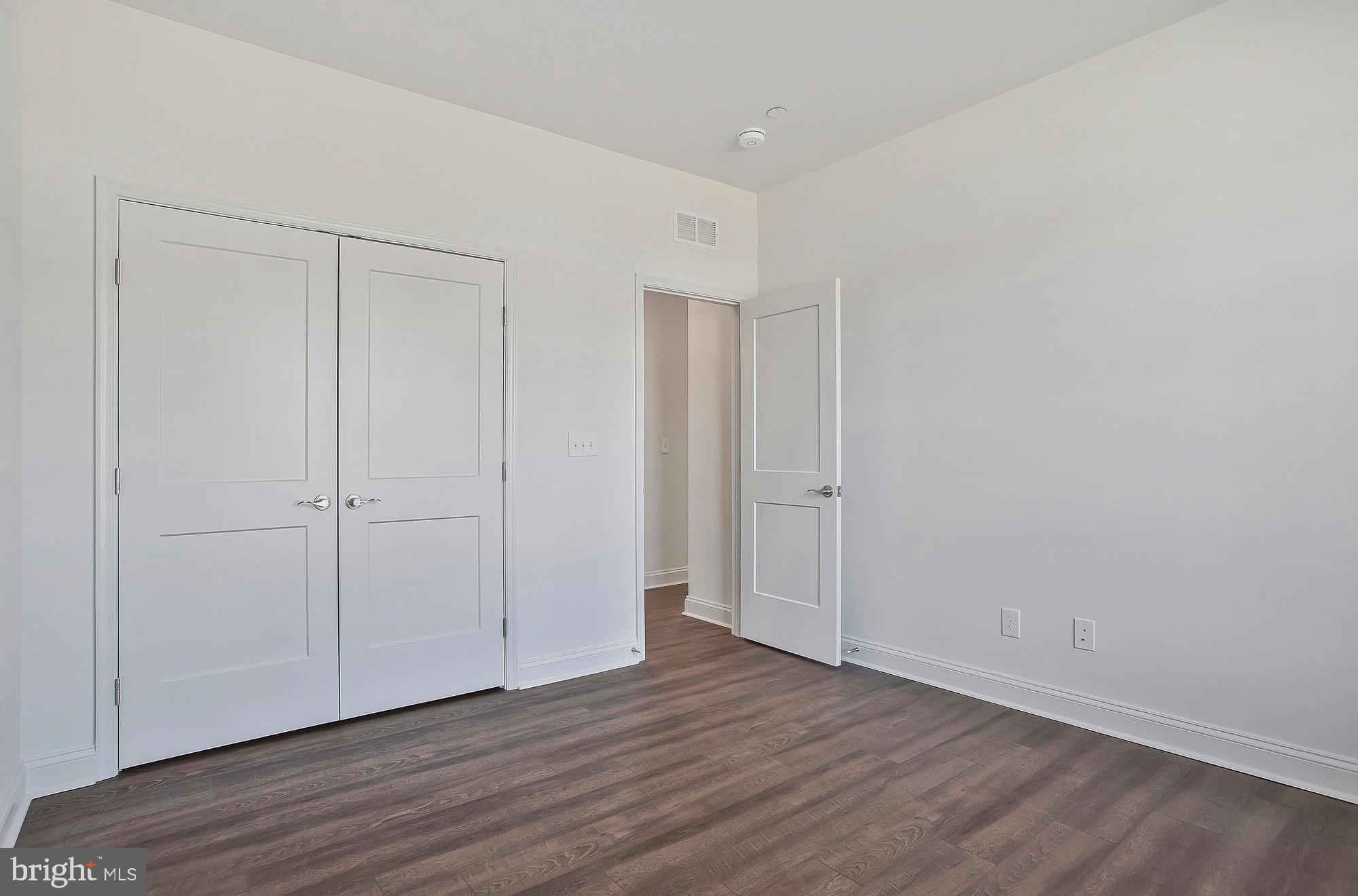 QUEEN ANNE COLONY - Residential