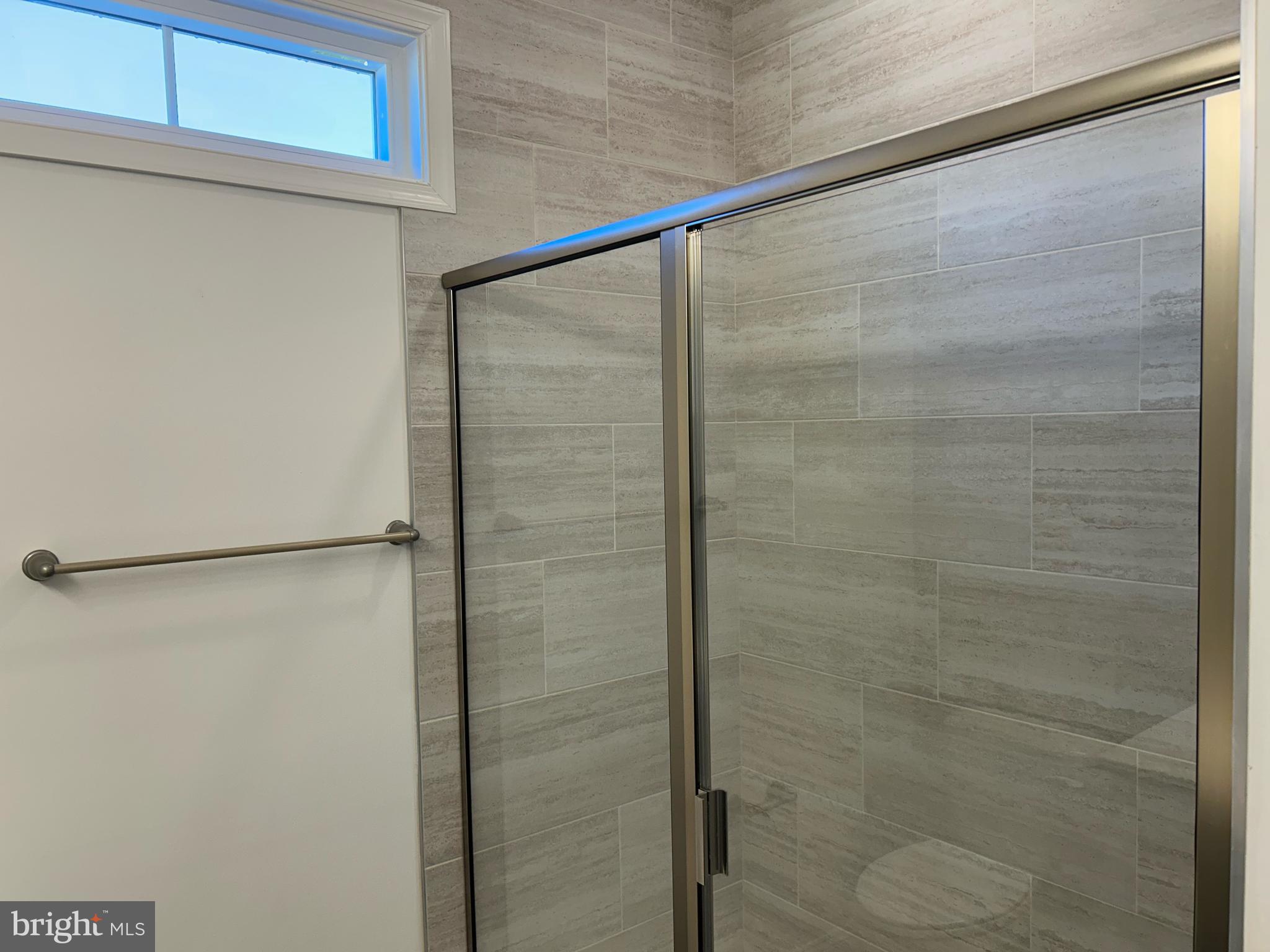 QUEEN ANNE COLONY - Residential