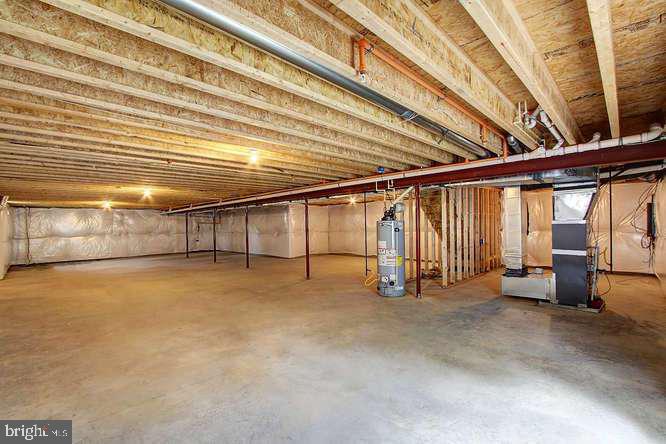 QUEEN ANNE COLONY - Residential