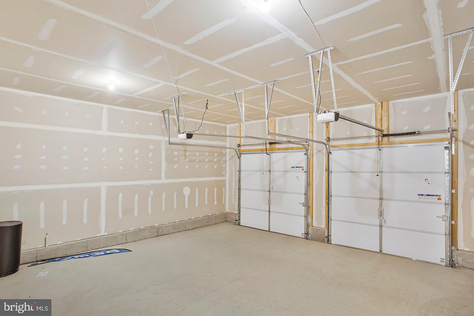 QUEEN ANNE COLONY - Residential