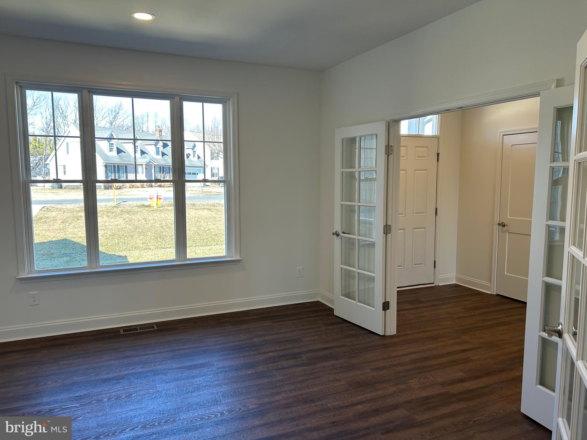 QUEEN ANNE COLONY - Residential