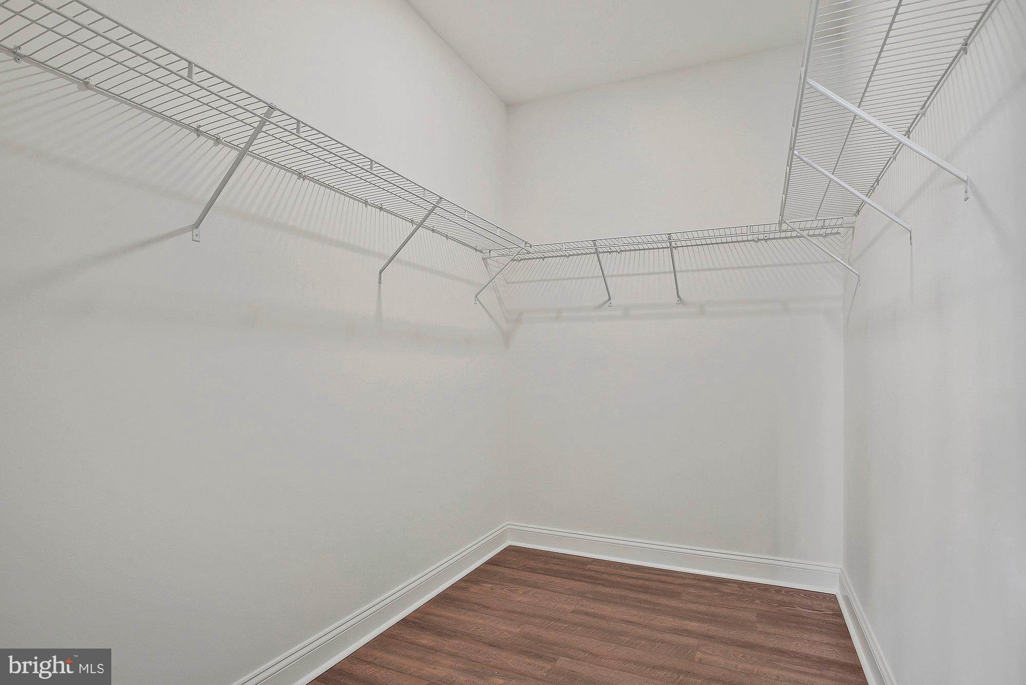 QUEEN ANNE COLONY - Residential