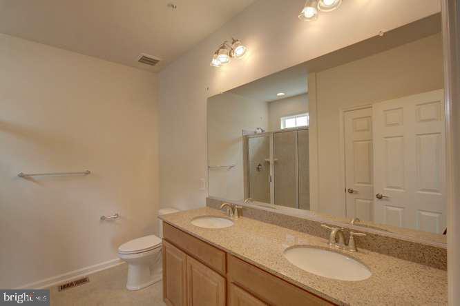 QUEEN ANNE COLONY - Residential