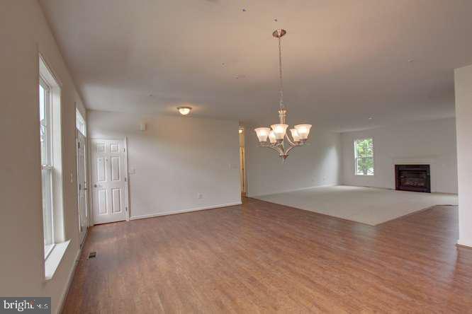 QUEEN ANNE COLONY - Residential