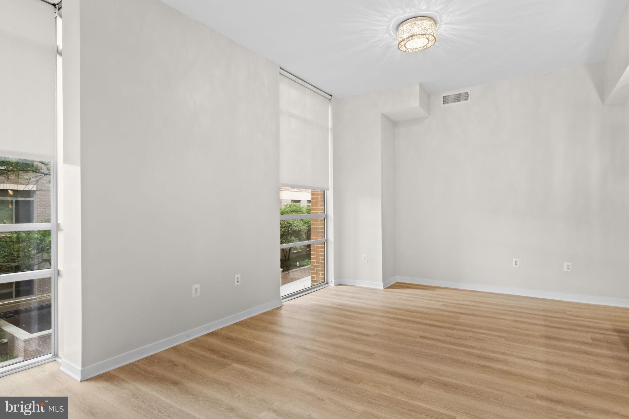 RESTON TOWN CENTER - Residential