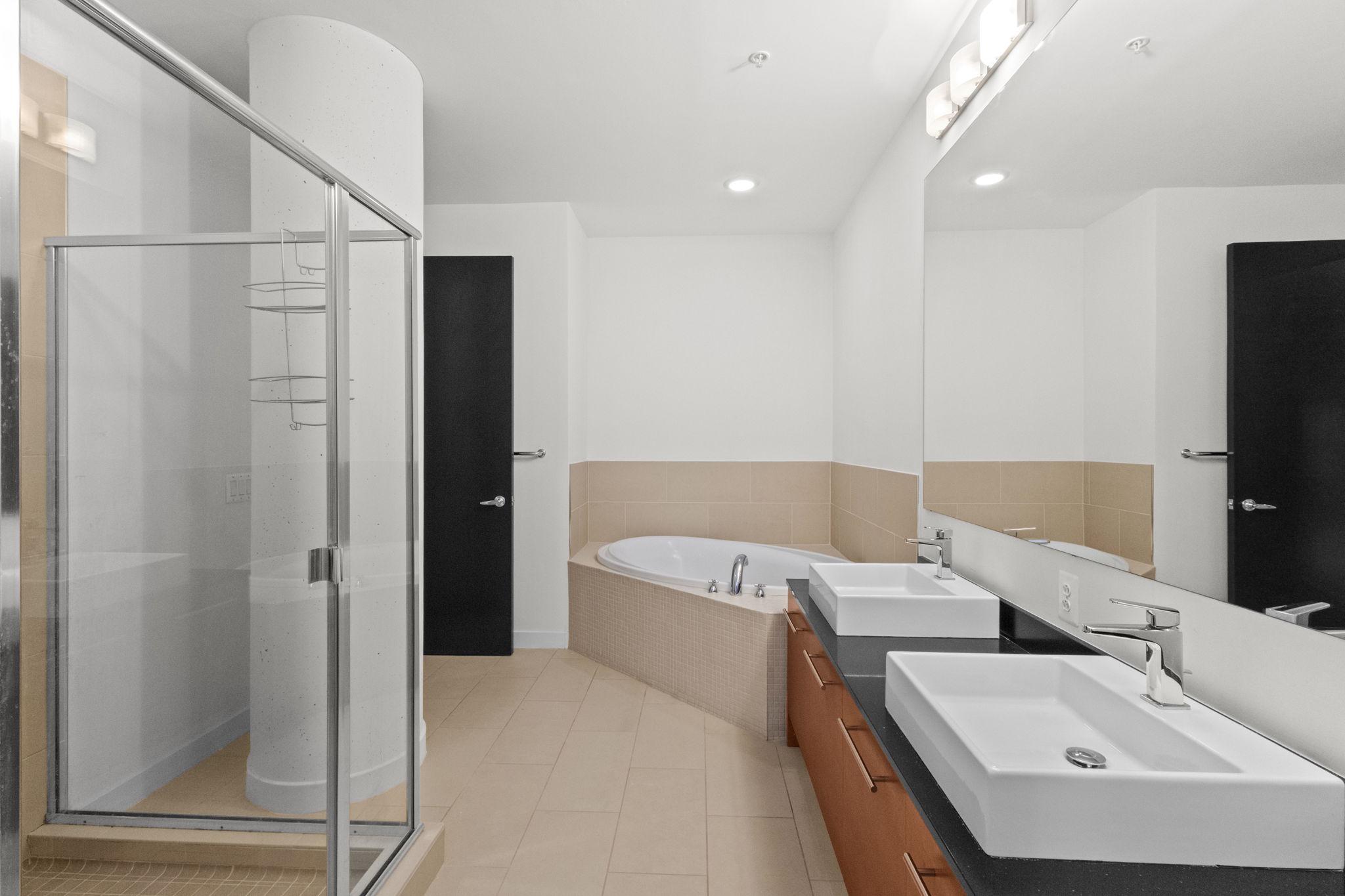 RESTON TOWN CENTER - Residential