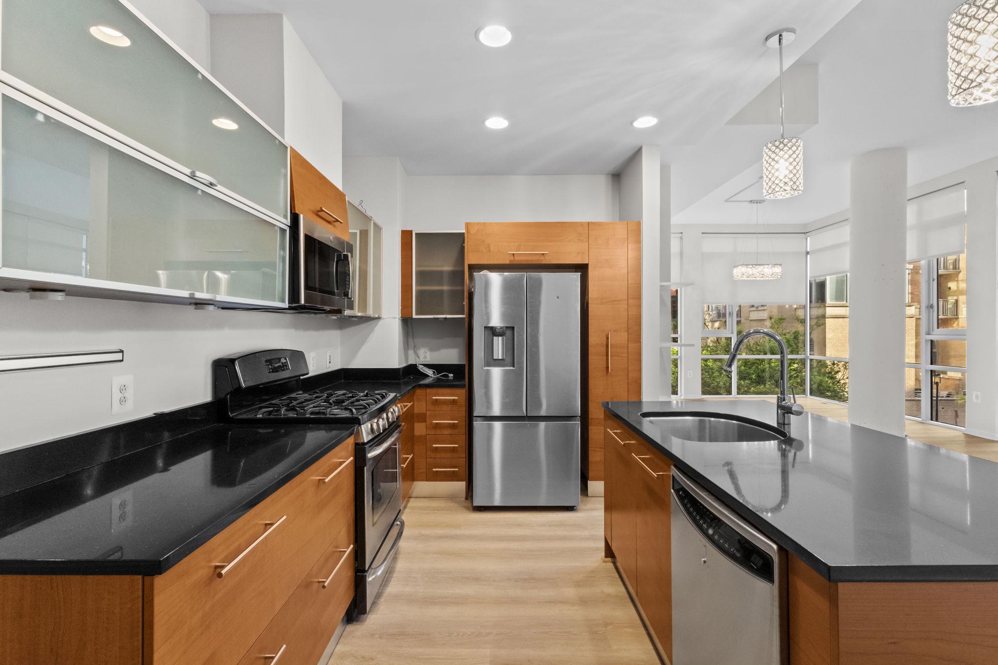 RESTON TOWN CENTER - Residential