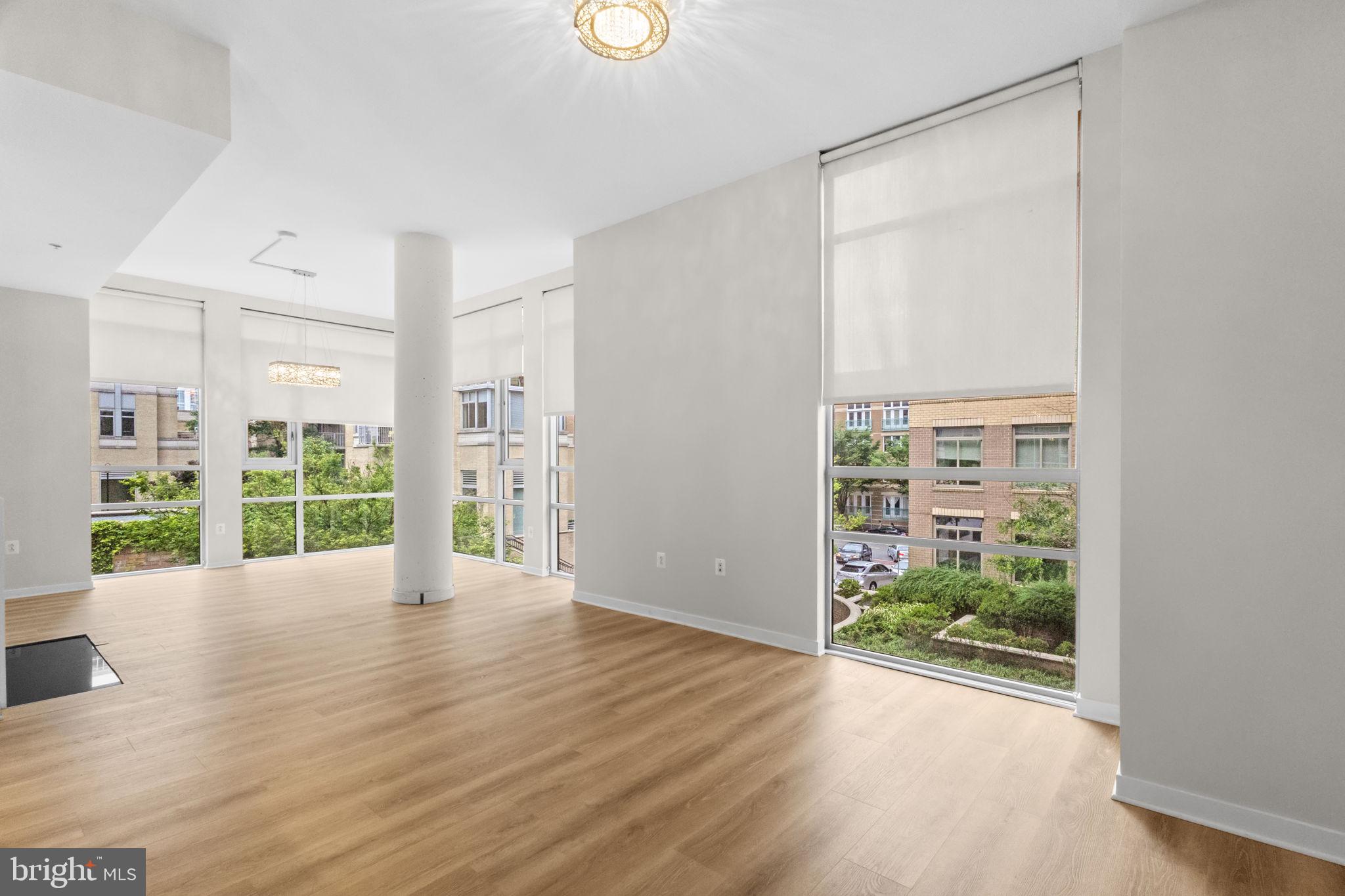 RESTON TOWN CENTER - Residential
