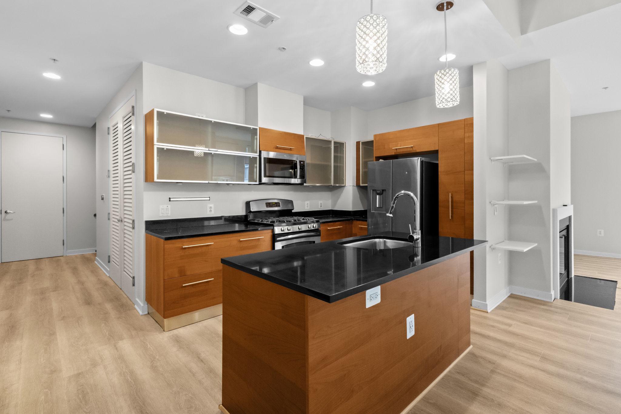 RESTON TOWN CENTER - Residential