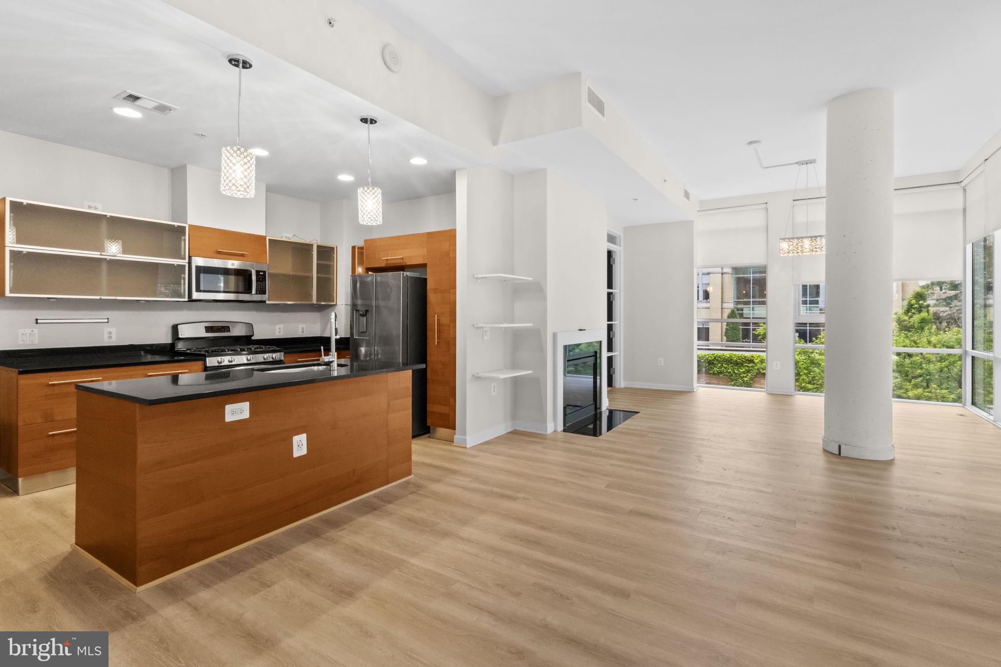 RESTON TOWN CENTER - Residential