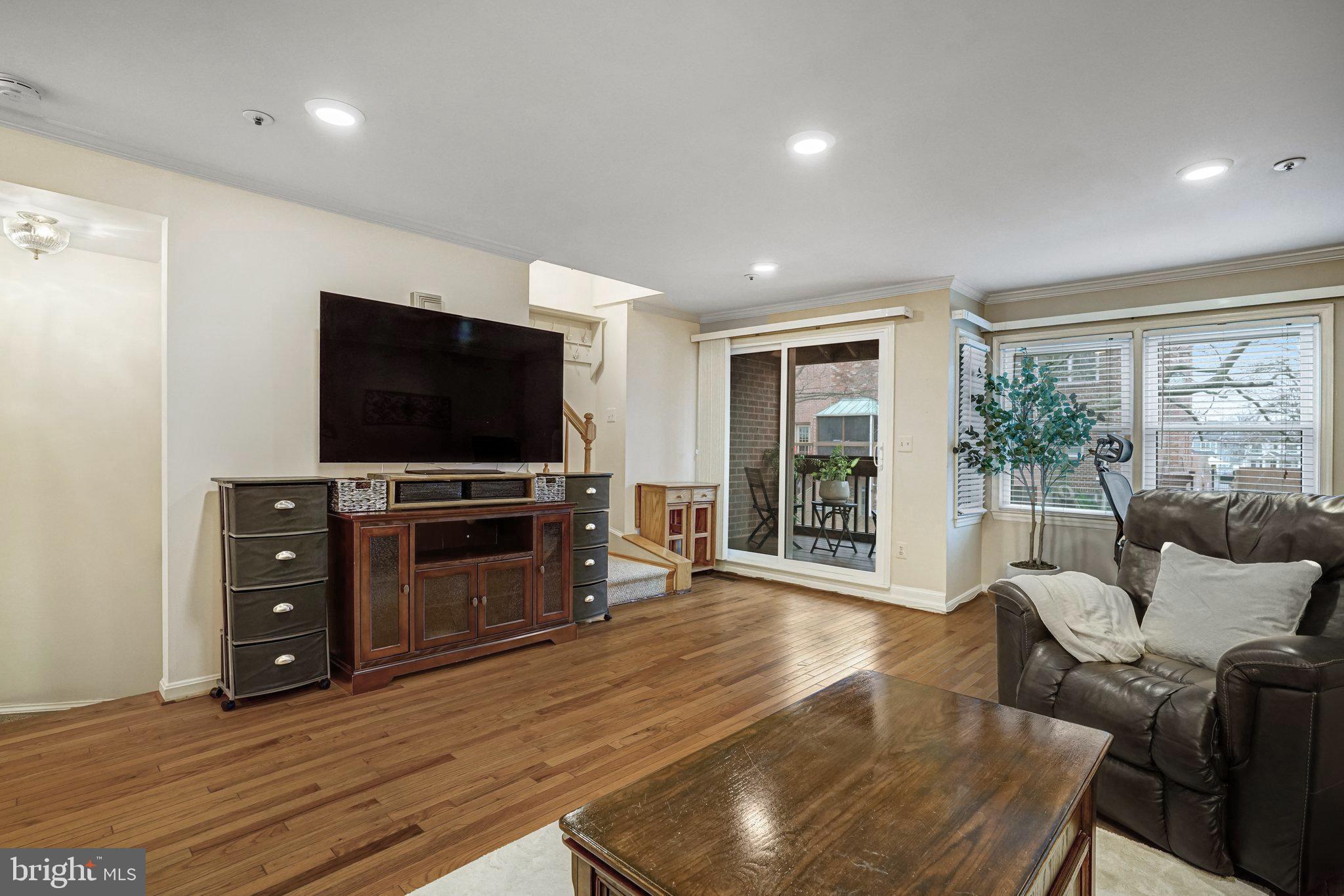 653 N TAZEWELL STREET N