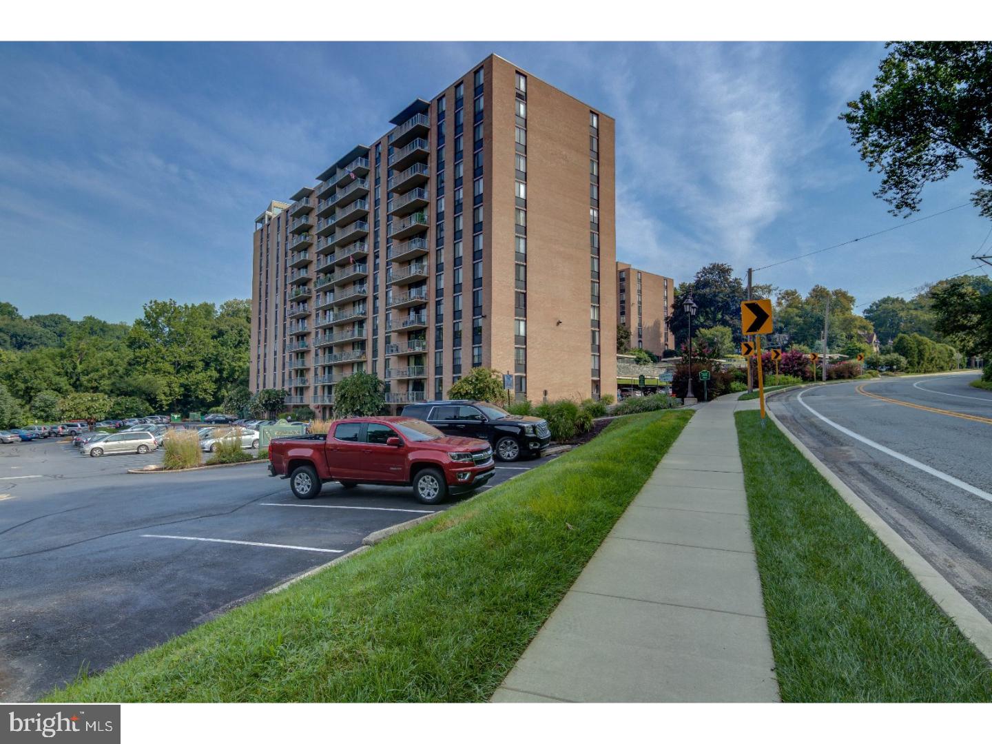 Welcome to the Strath Haven, One of Delaware County's Premier Condo Community's! Located in Swarthmore, Minutes from College & Center of Town, This One Bedroom Condo Could be the One You've been Looking for. Property Features: Foyer Entry, Large Formal Living Room, Formal Dining Room, Galley Style Updated Kitchen w/ Kraft-Maid Cabinetry, Sliders to Patio w/ New Resurfaced Decking, Large Main Bedroom, Center Hall Bathroom, Gas Cooking, Central AC, Separate Storage Closet. Maintenance Free Living at its Best! See It Today!